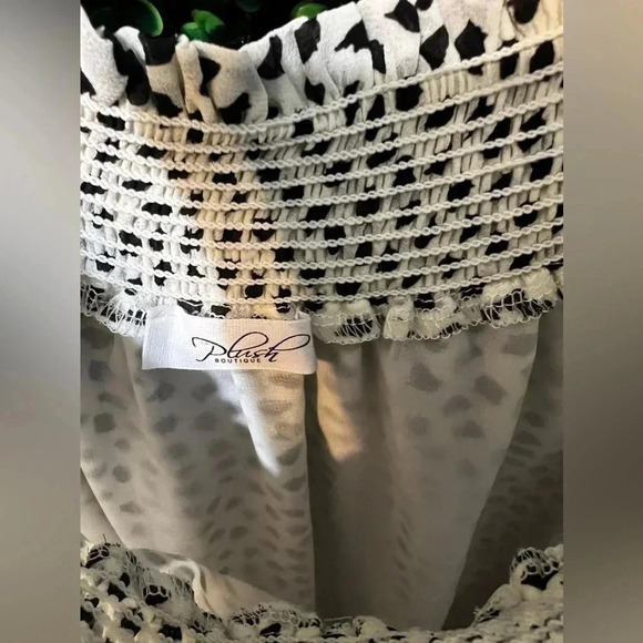 Boutique Off the Shoulder Top - Small - Picture 3 of 5